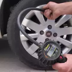Misurazione della pressione deli pneumatici